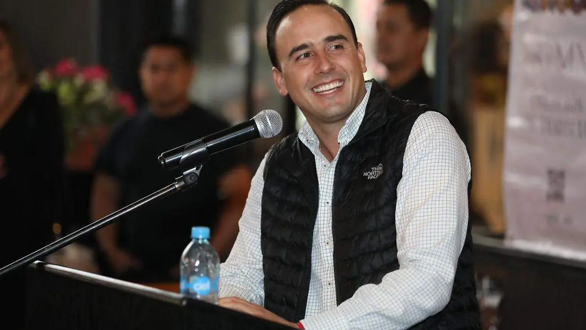 Manolo Jiménez durante un evento en Coahuila